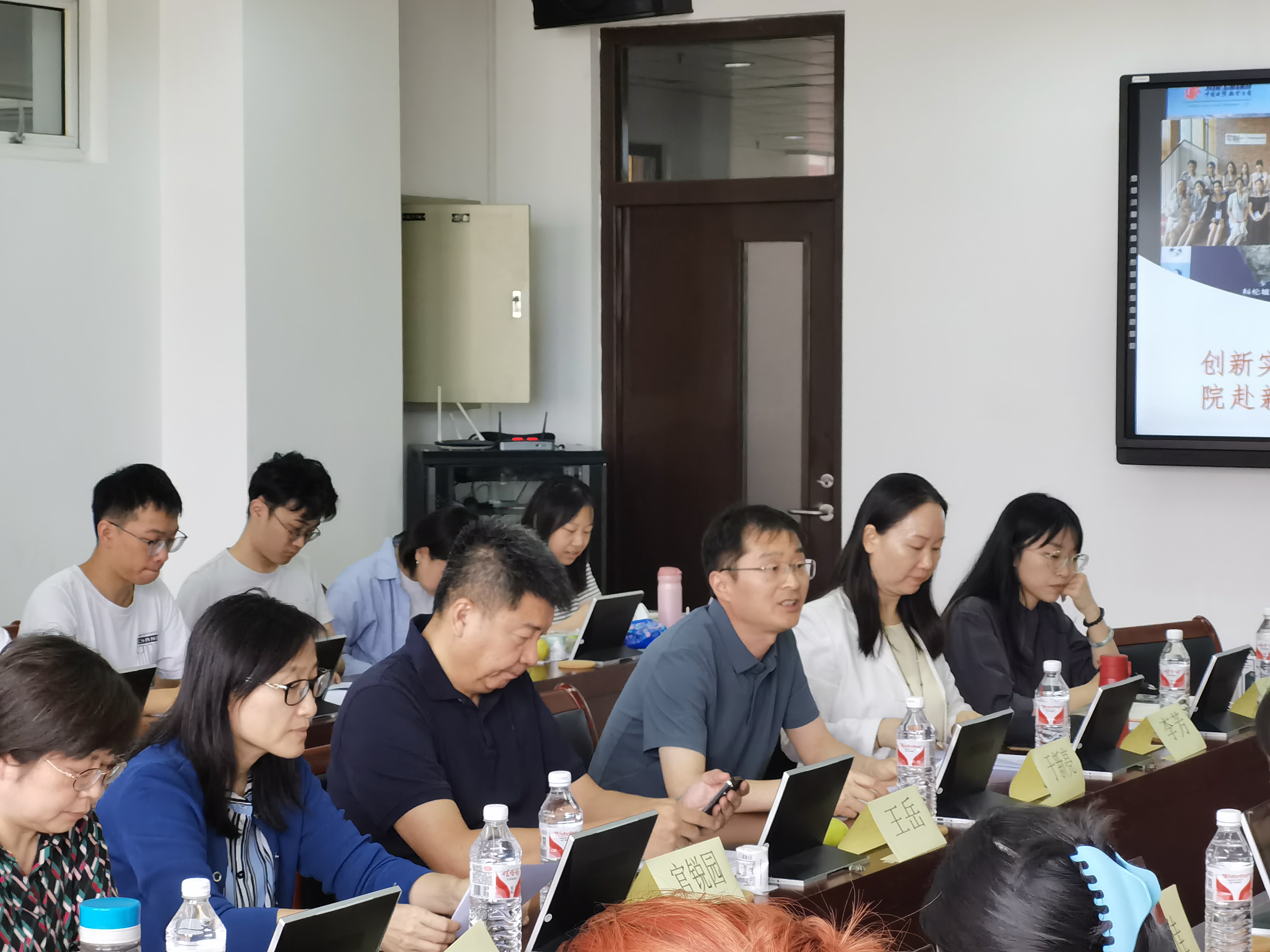 dea3662d4f3542d892ef51682b49f868.jpg dea3662d4f3542d892ef51682b49f868.jpg