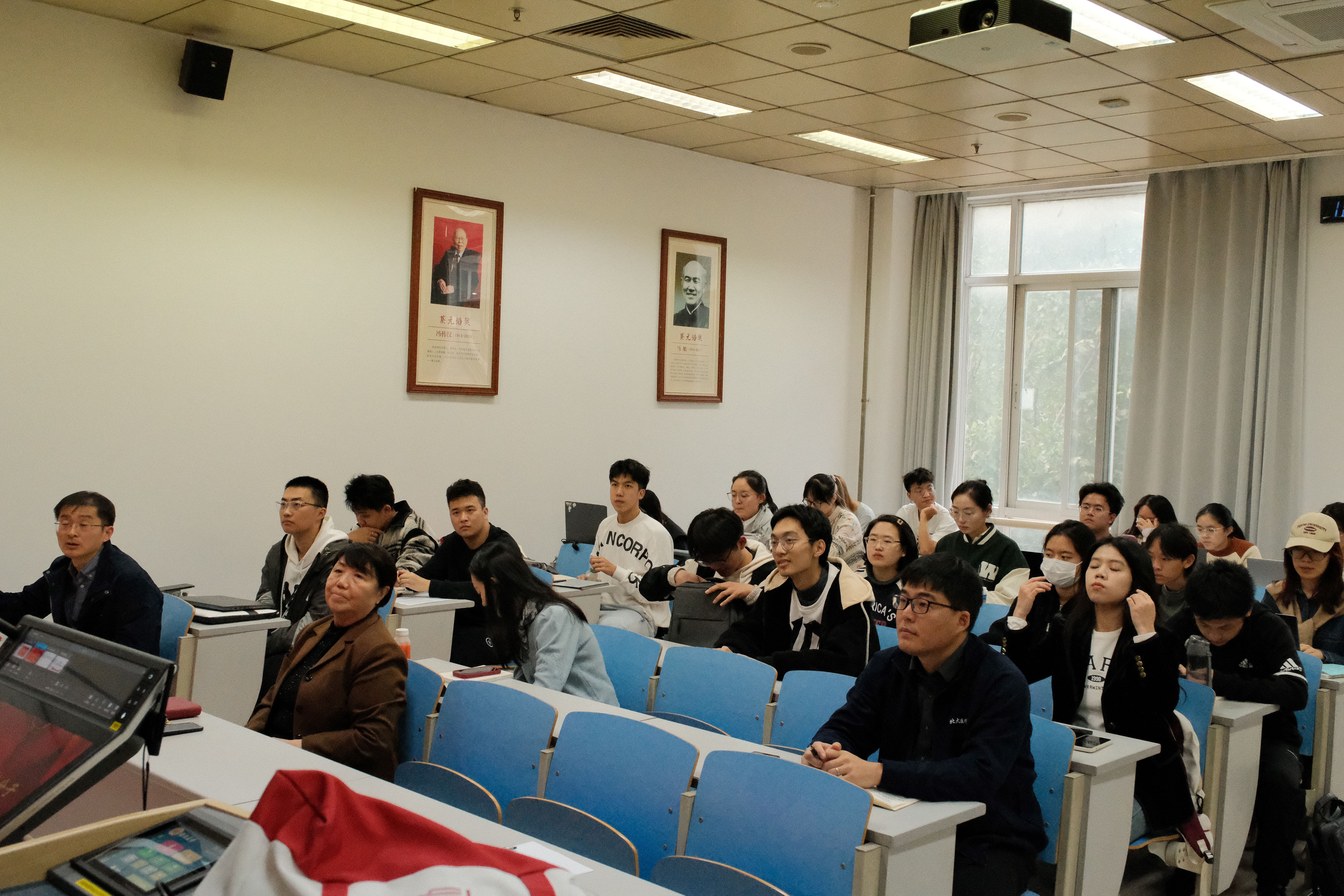 2f2bf22b02444af3b786cebda9e0ee71.jpg 2f2bf22b02444af3b786cebda9e0ee71.jpg