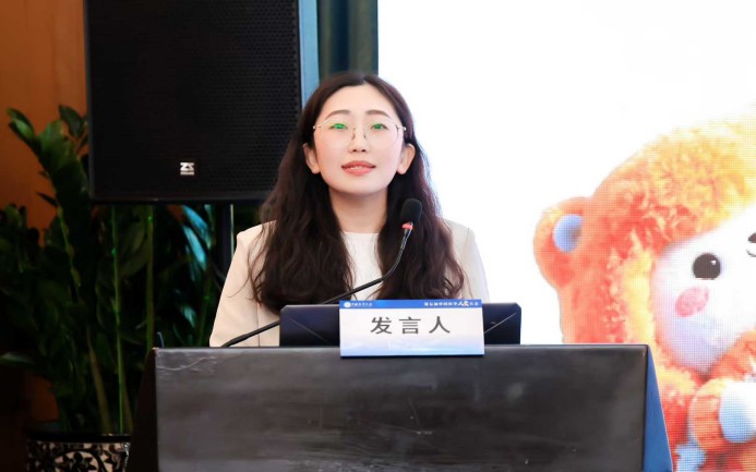 b3ee823917634616aba176d7d6a13968.jpg b3ee823917634616aba176d7d6a13968.jpg